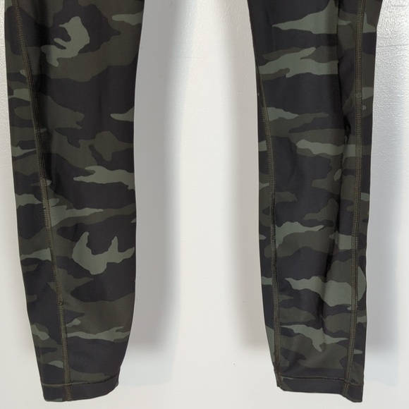 Athleta Ultimate 7/8 Tight - Picture 3 of 11